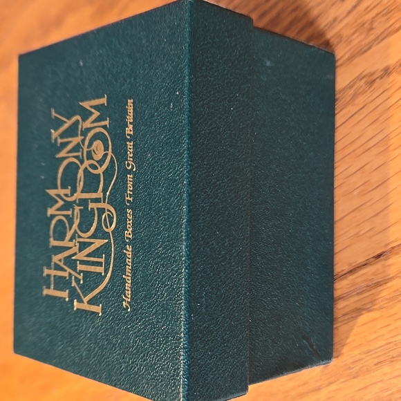 Harmony Kingdom "Mutton Chops" Sheep & Wolf Box Figurine - Picture 11 of 12